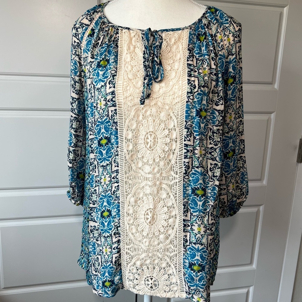 Lucy & Laurel Boho Print Tunic Top Crochet Lace Detail‎ Tie Neck Women S